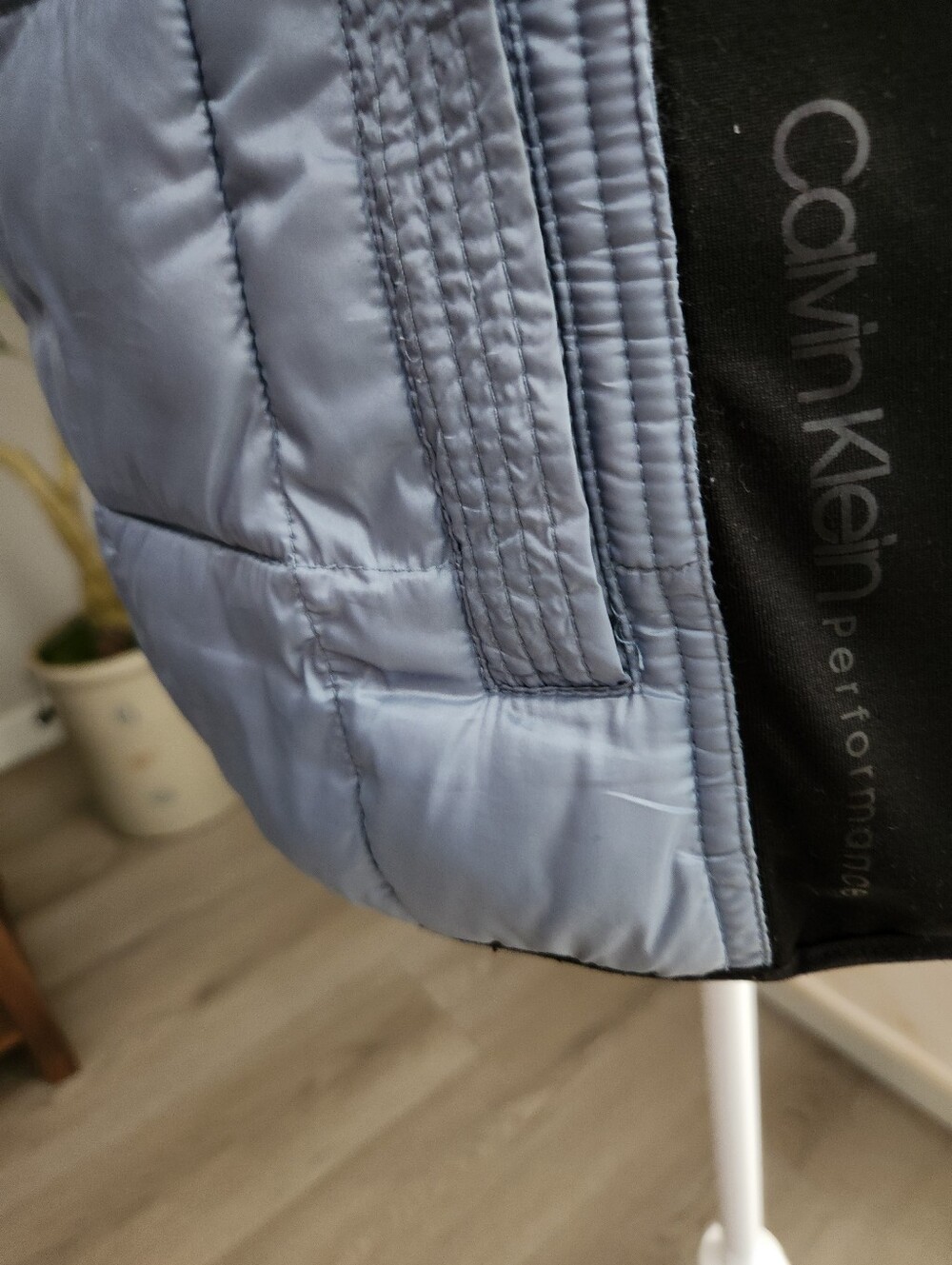 Calvin Klein Performance Vest - Picture 3 of 6